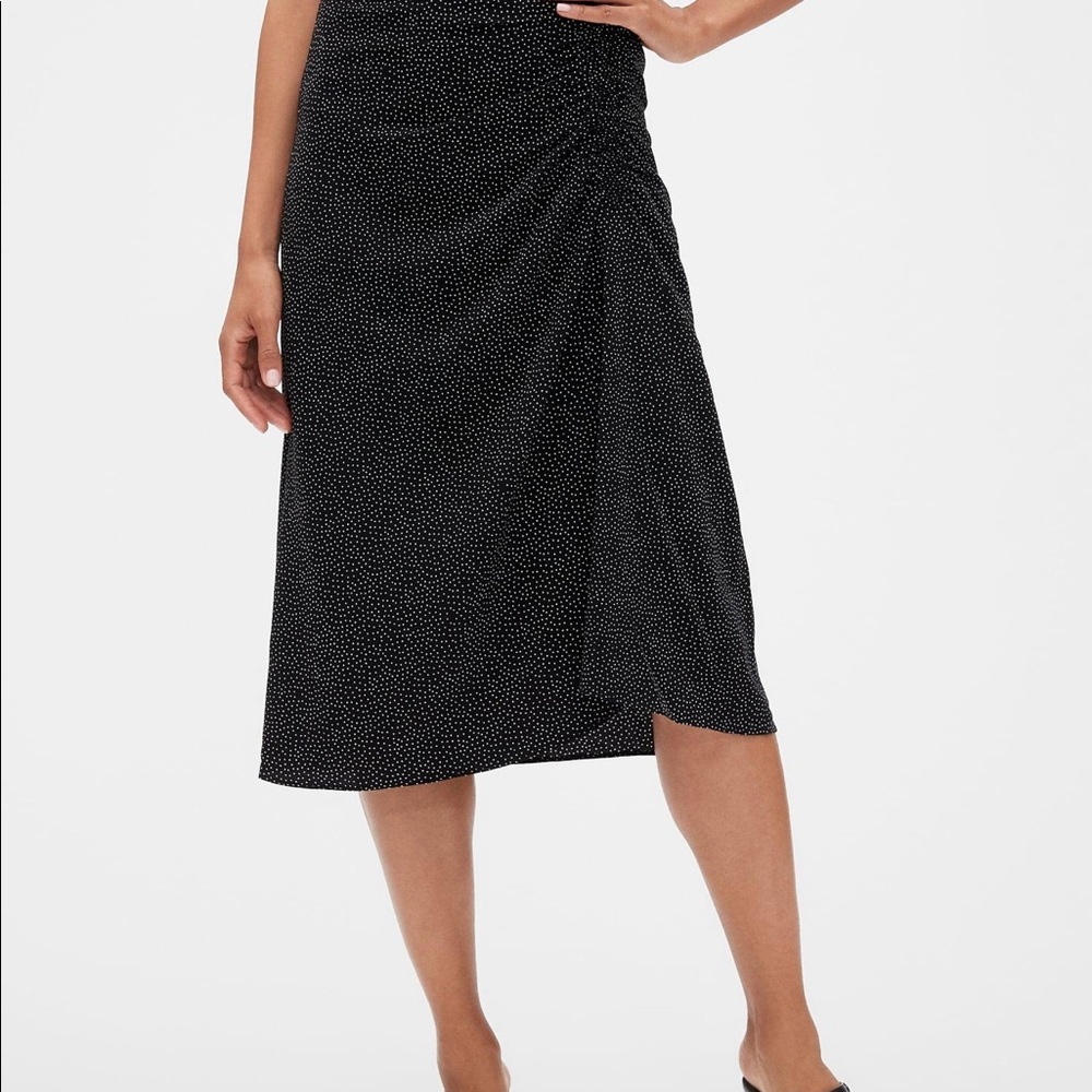 - Banana Republic factory midi skirt NWOT